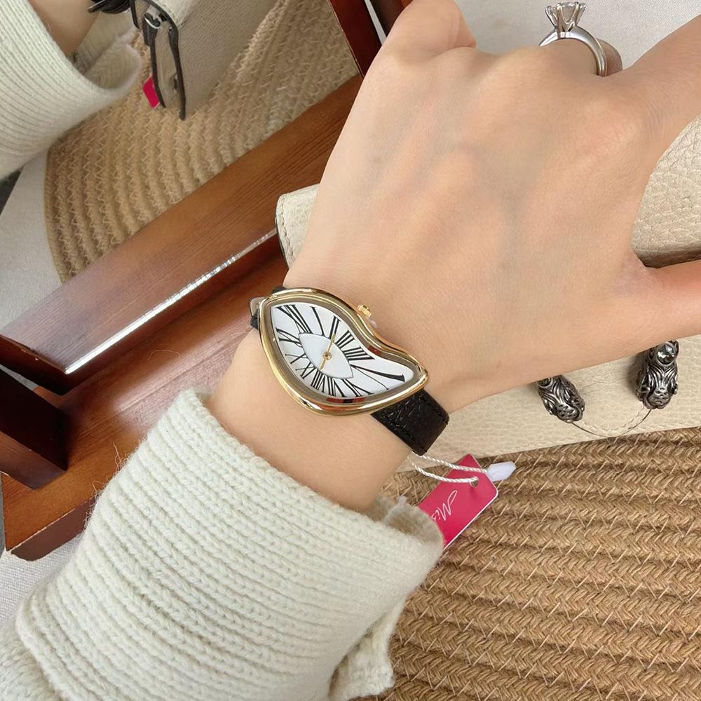 Medieval Cras Melt Twist Creative Watch Y2K Fashion Trendy Leather Premium Niche Design Watch