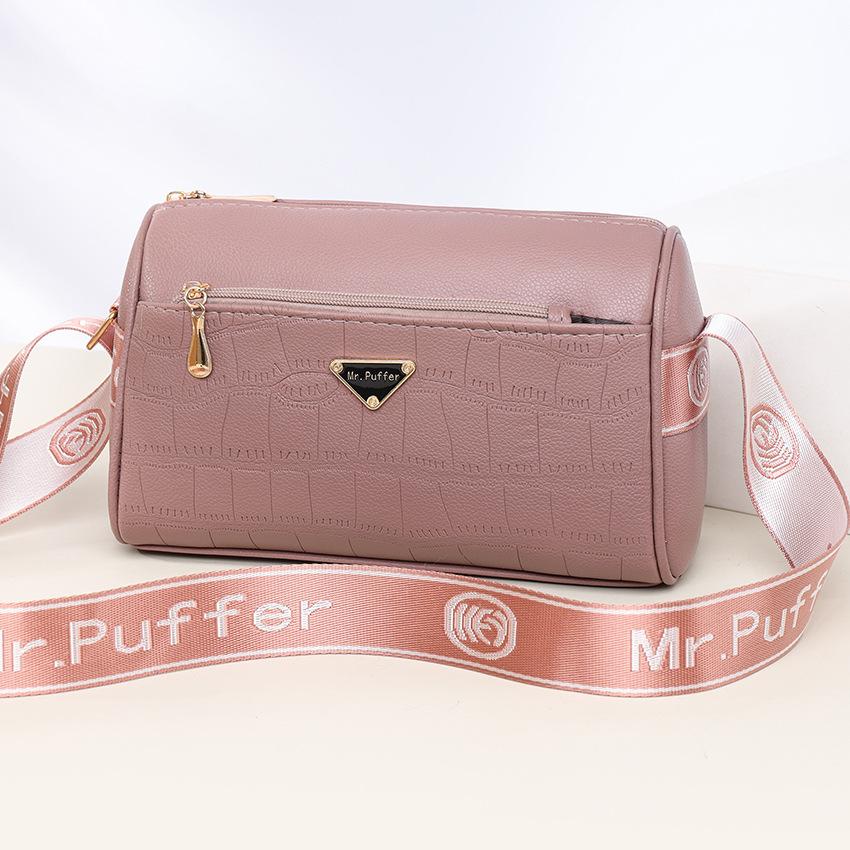 This Four-layer Zipper Bag Is A Stylish Lady's Single-shoulder Bag and A Large-capacity Crossbody Bag That Is Popular In Middle-aged Winter