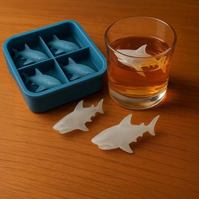 2 Stück Hai Silikon Eisform Neuheit Cocktail Eiswürfelform für Whiskey Saft Leicht zu lösen BPA-frei Eiswürfelbereiter Bars Partyzubehör