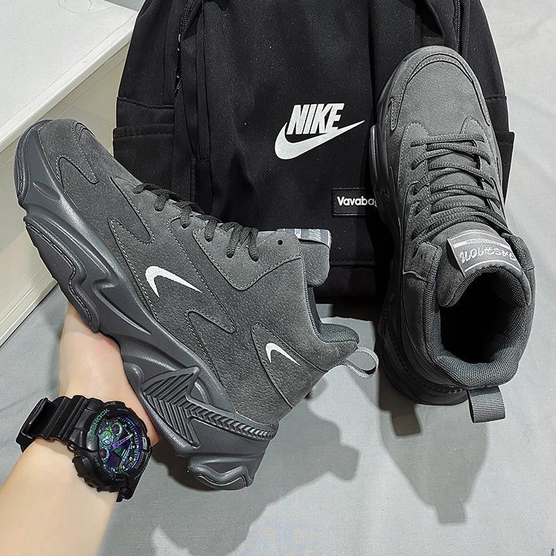 

2025 new men s lace-up high-top white shoes casual outdoor hiking shoes teen fashion trend running men s shoes 44 сірий колір