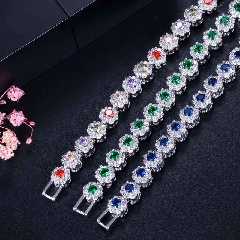 Elegant European and American Zircon Platinum Bracelet