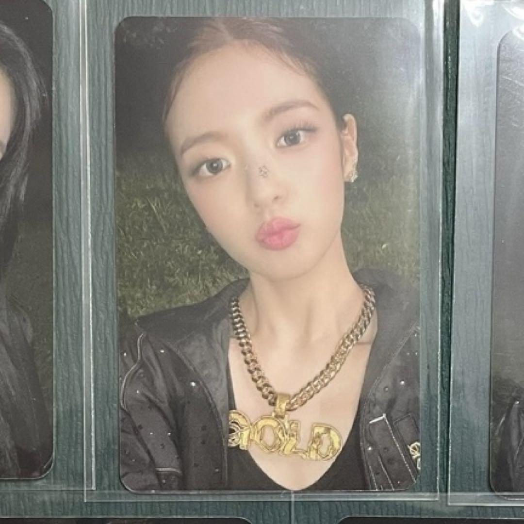 

[USED] itzy Leah GOLD Starriver Pre-order Limited Edition Necklace Trading Card