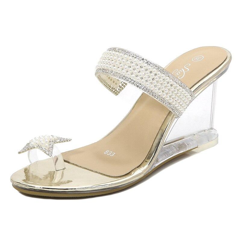 Pearl Clip Foot Slope Heel Dámské Léto Nové Sexy Crystal Transparentní Vysoké podpatky Skleněné drahokamy 1098 Series 6cm LFD