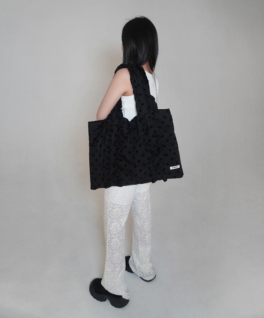 Kimimi Big Frill Dot Shoulder Bag Black