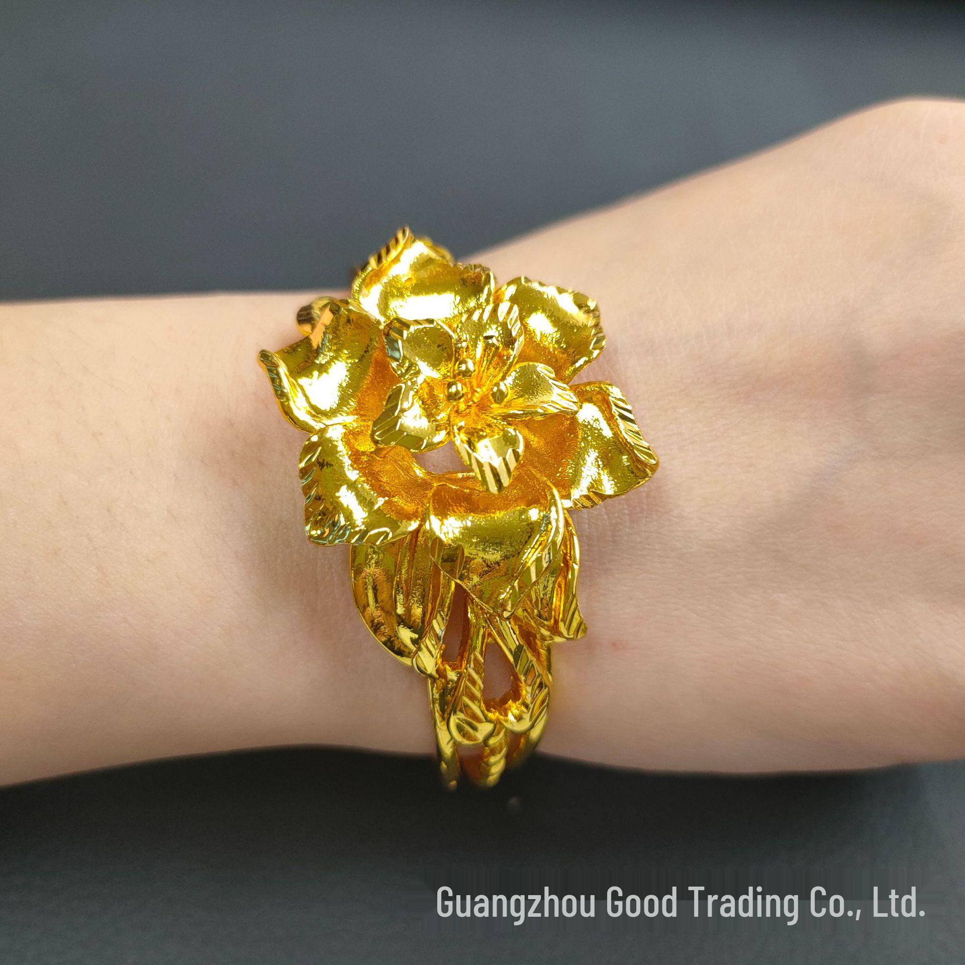 

Dubai-Inspired Gold Flower Bracelet - Ethnic Xinjiang Style for Children золотой