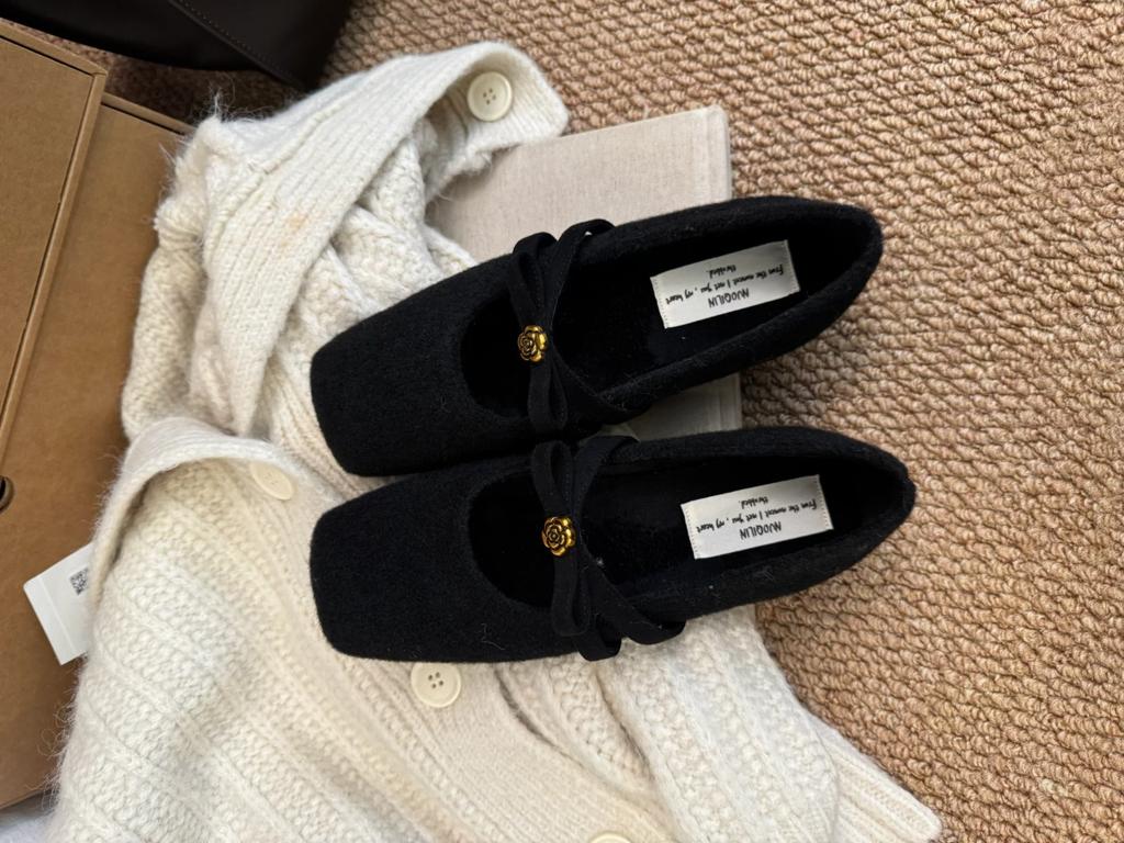 ~ French feeling, not tired to wear outside, commuting wedges, thin single shoes, women's versatile woolen casual shoes