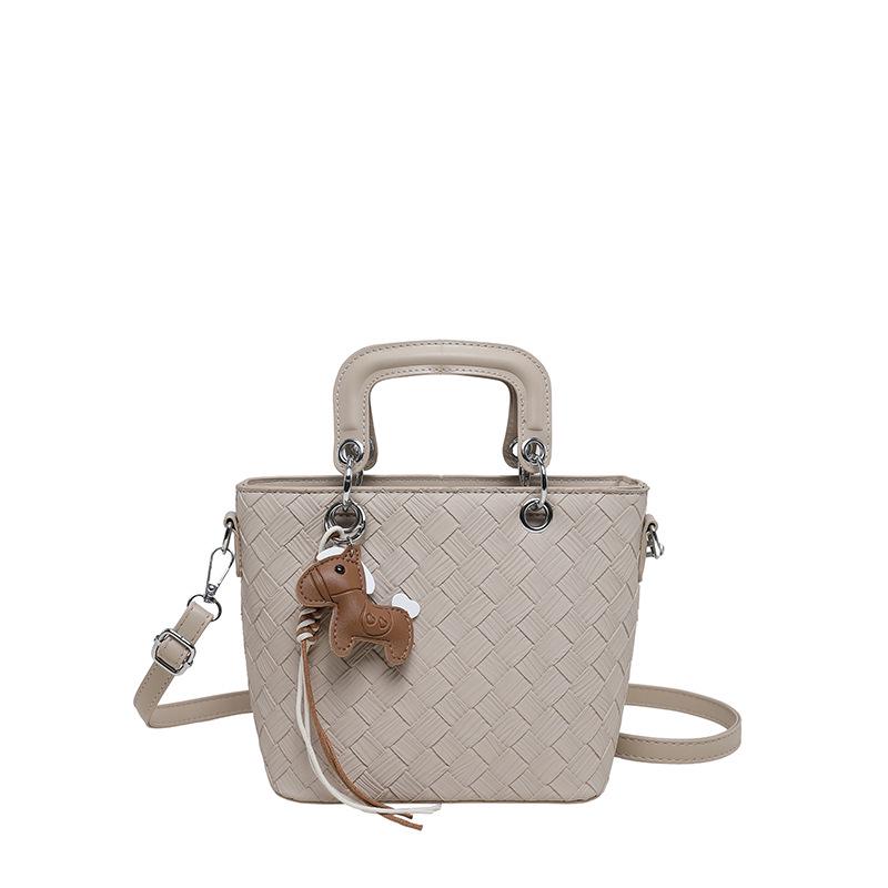 2026 Autumn/Winter Matte Metal Buckle Woven Tote with Large Capacity - Retro Women's Shoulder & Handbag.