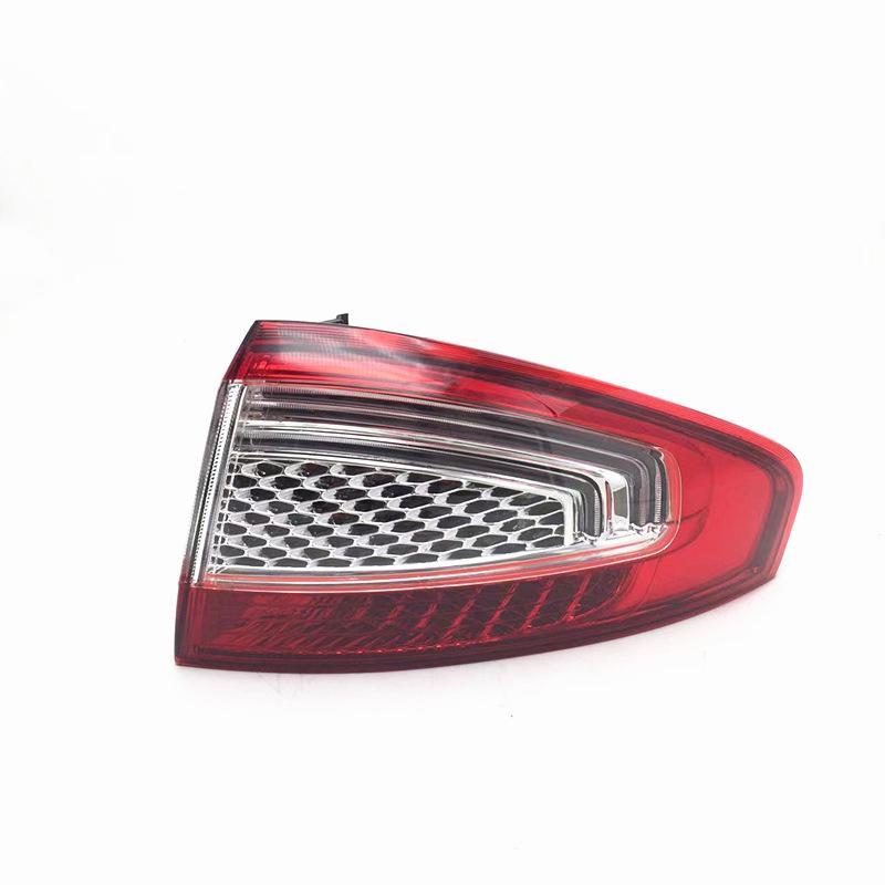 

Совместим с 2011-2013 Ford Mondeo Victory Задний фонарь, Стоп-сигнал, Указатель поворота в сборе. OEM curved light, right side