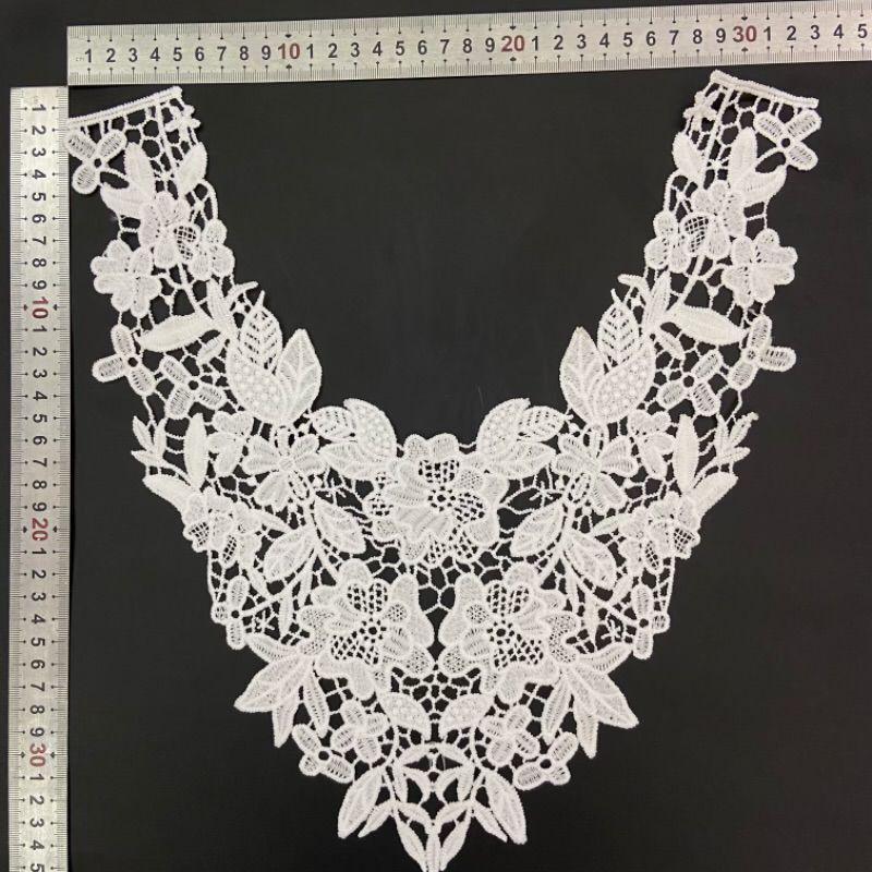 Mercerized Silk Lace Collar with 3D Embroidered Brooch