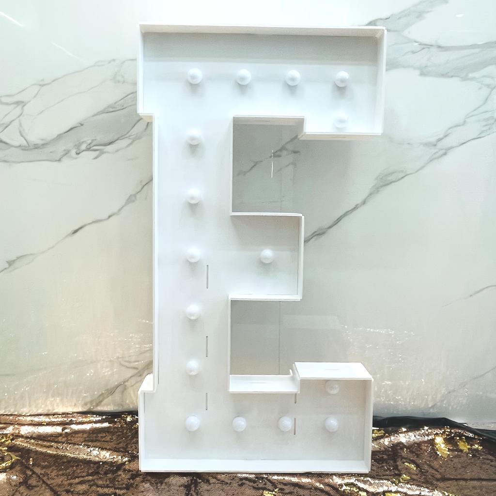 4FT/120cm Bokstav KT-skiva med Kallvita LED-lampor – Bakgrund för Bröllopsförslag, Dekoration för Födelsedag och Examensfest – Ljusbåge för Inomhusevenemang