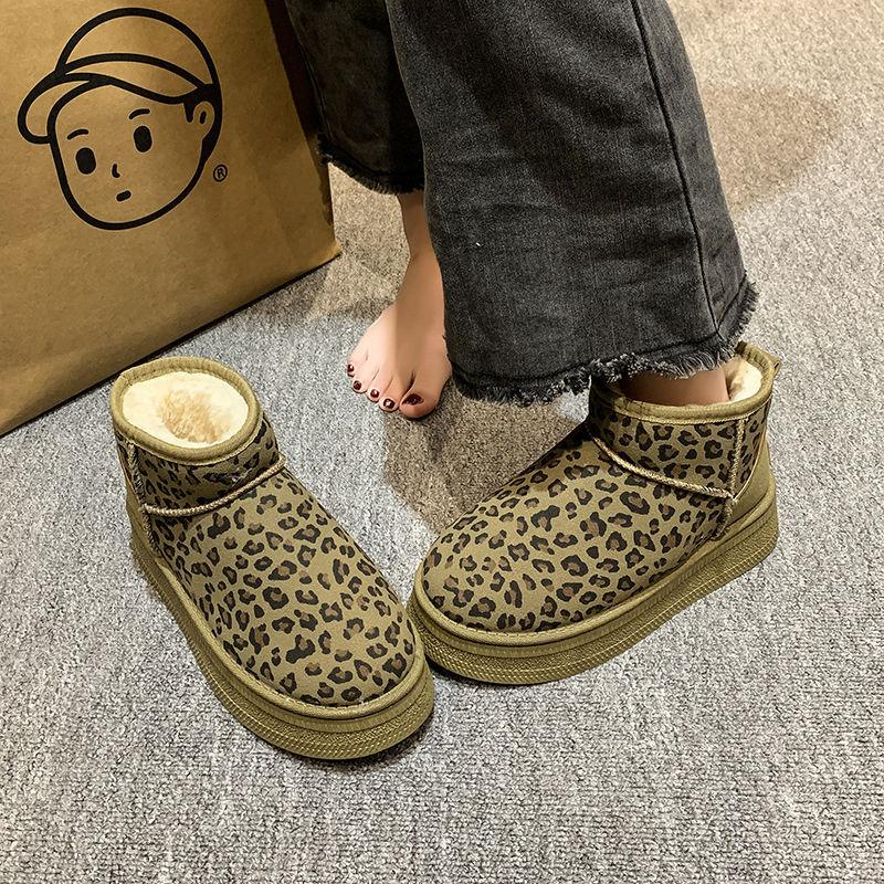 Snow Boots Women's 2025 Winter New Non-slip Versatile Leopard Print Short Tube Thickened Warm Fur Integrated Northeast Cotton Shoes