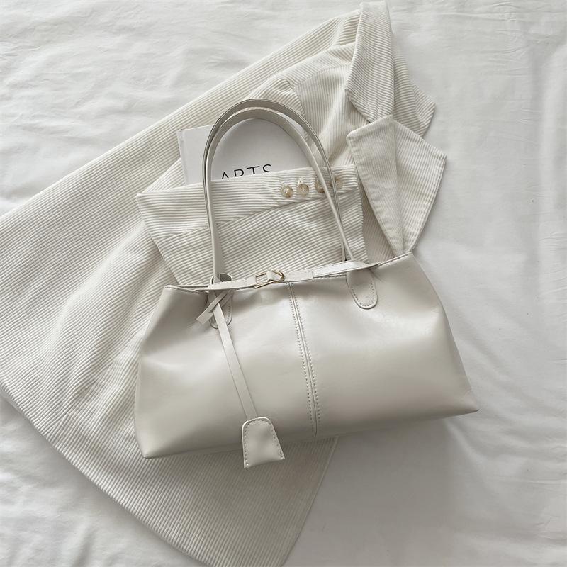 2026 New Fashion Summer Women's Shoulder Bag Large Capacity Simple Lazy Style Tote Bag Casual Magnetic Buckle Handbags
