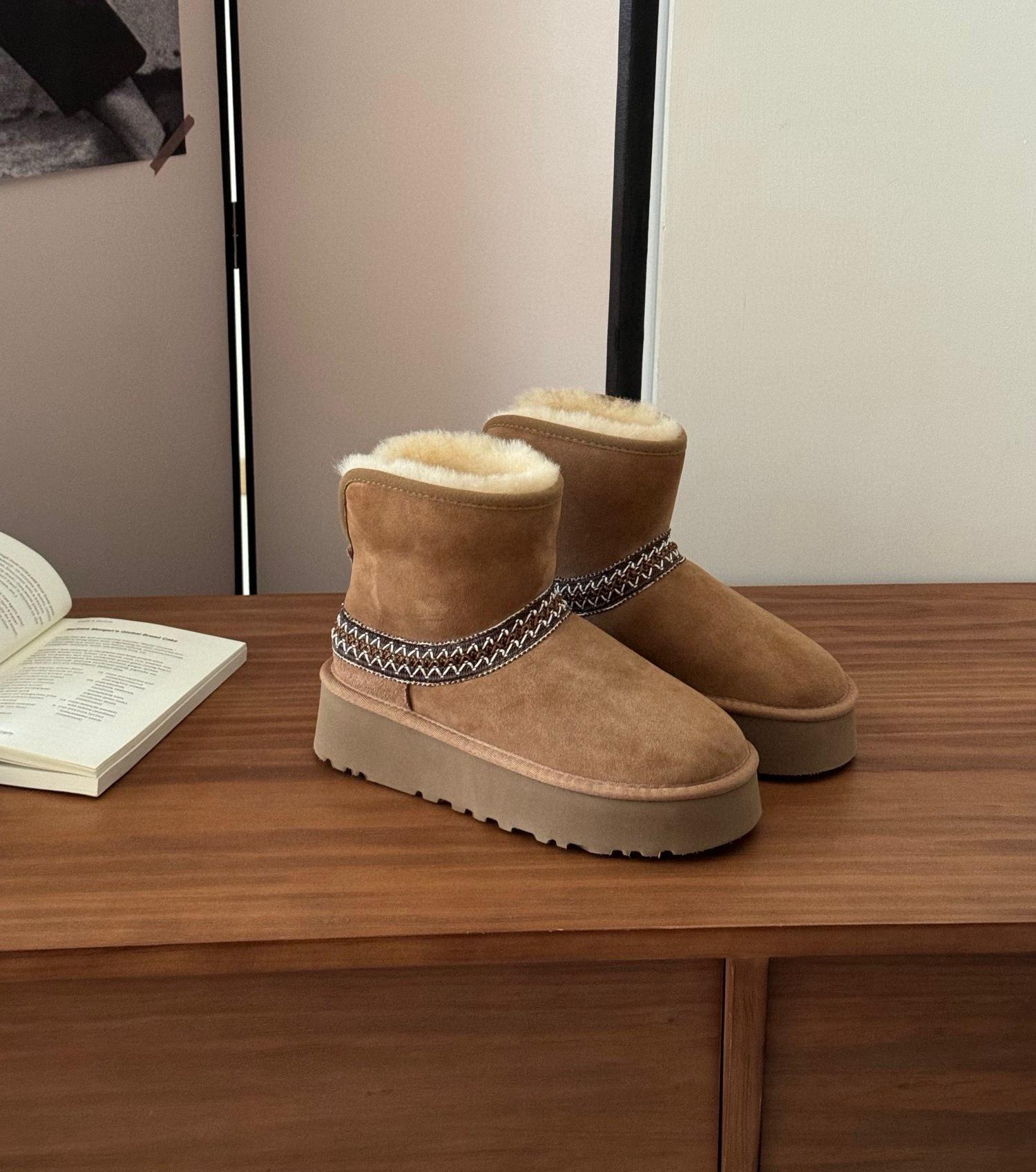 

Меховые интегрированные этнические зимние сапоги женские 2025 зимние новые на толстой подошве можно носить двумя способами нескользящие полусапоги женские 40 малиновый