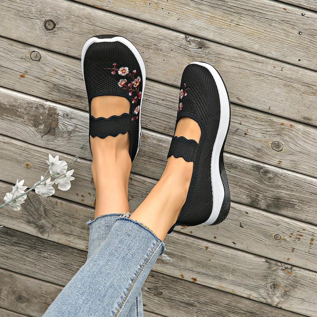 2025 Herbst Übergröße Damen Weichsohlen Stoffschuhe für mittlere und ältere Menschen