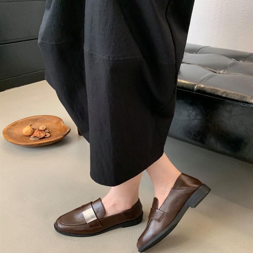 British style small leather shoes women's autumn 2025 new square head retro loafers flat-bottomed versatile women's single shoes