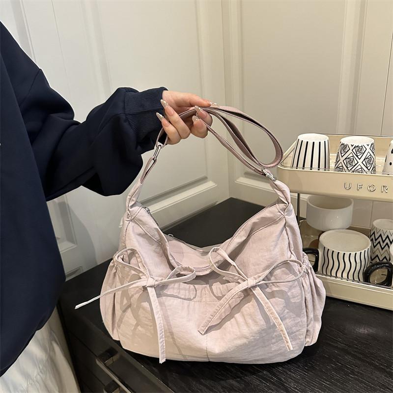 Street Style Large Capacity Messenger Bag With Zipper Closure For Daily Use