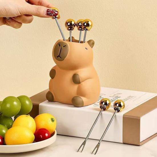 Capybara Pen Holder Cute Animal Shape Desk Organizer for Pens Makeup Brushes Utensils Creative Office Home Decor