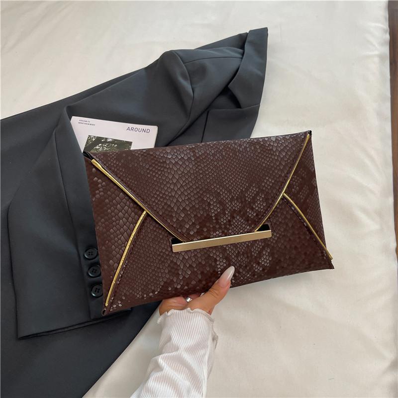 

Foreign style shiny clutch bag 2025 autumn new European and American trends solid color personalized envelope bag niche dinner bag