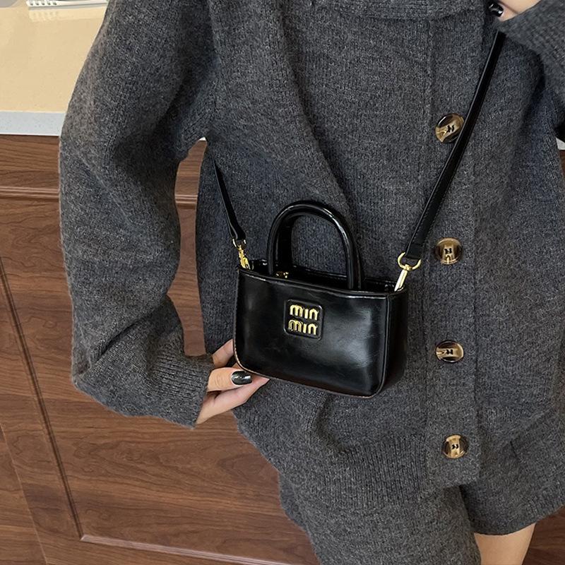 2025 Children's Retro Oil Leather Crossbody & Coin Purse: European & American Fashion for Girls