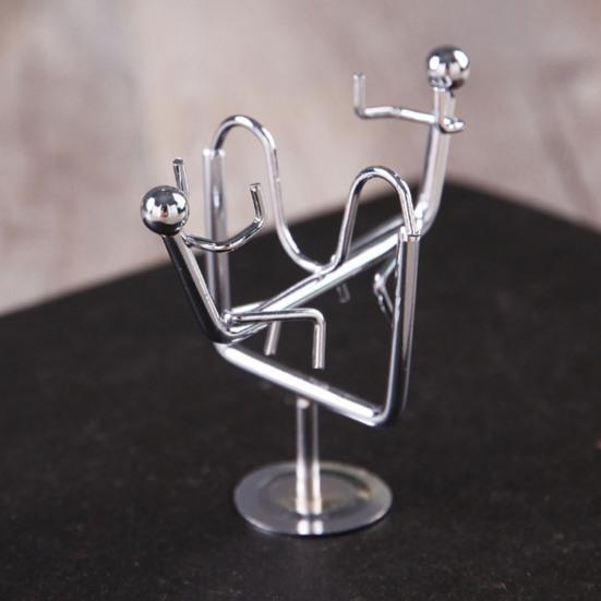 Mini Balancing Iron Men Toy Helicopter Weightlifter Horizontal Bar Guitar Man Physics Balance Toy Tumbler Kinetic Art Decompressive Desk Toy Home
