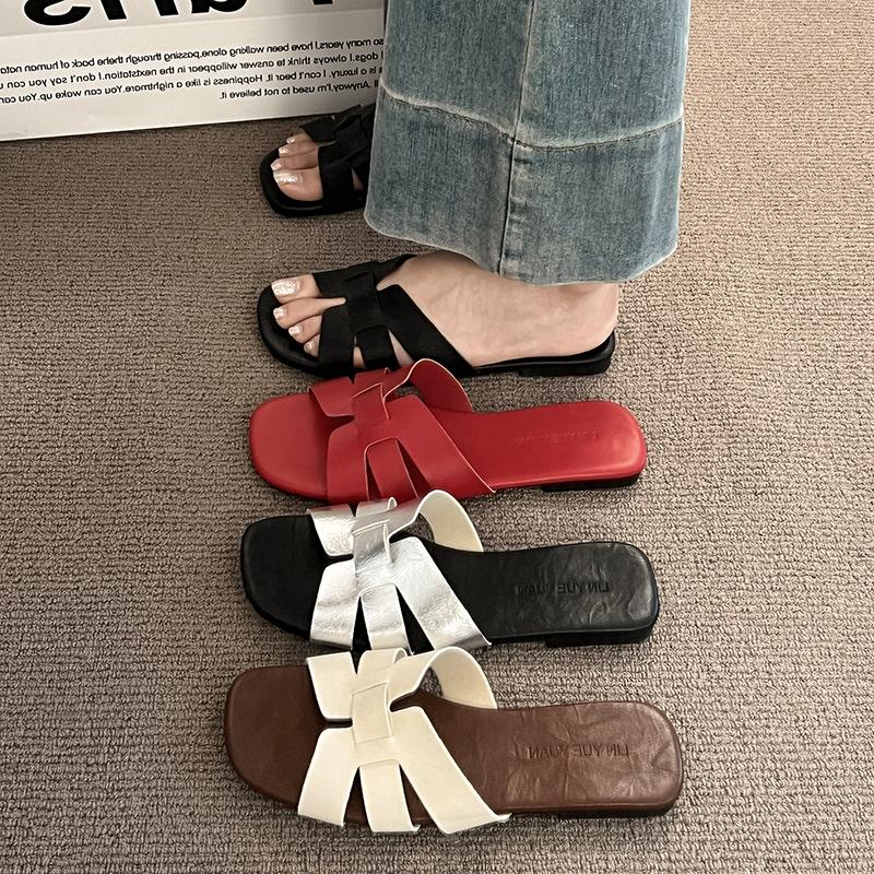 2025 Summer New Beach Slippers Women's Casual and Comfortable Versatile Soft Flat-bottomed French Sandals One-word Cool Slippers