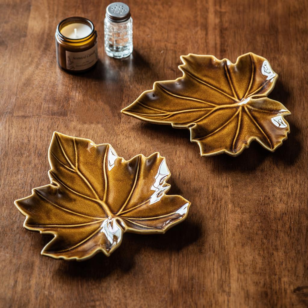 Japanese Retro Maple Leaf Plate Ceramic Plate Home Restaurant Specialty Plate Dim Sum Plate Vegetable Plate Special-Shaped Fruit Plate