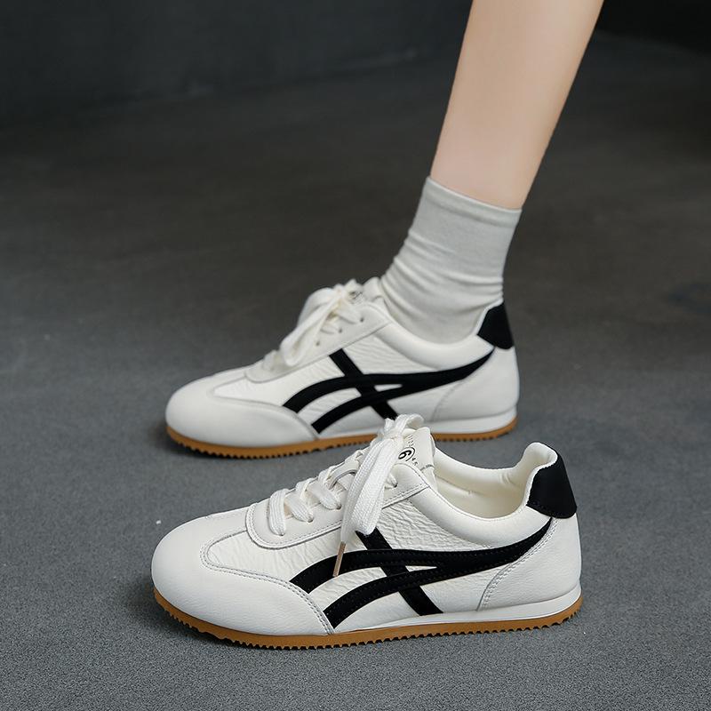 

Niche women s new breathable shoes flat-bottomed casual versatile sports shoes 40