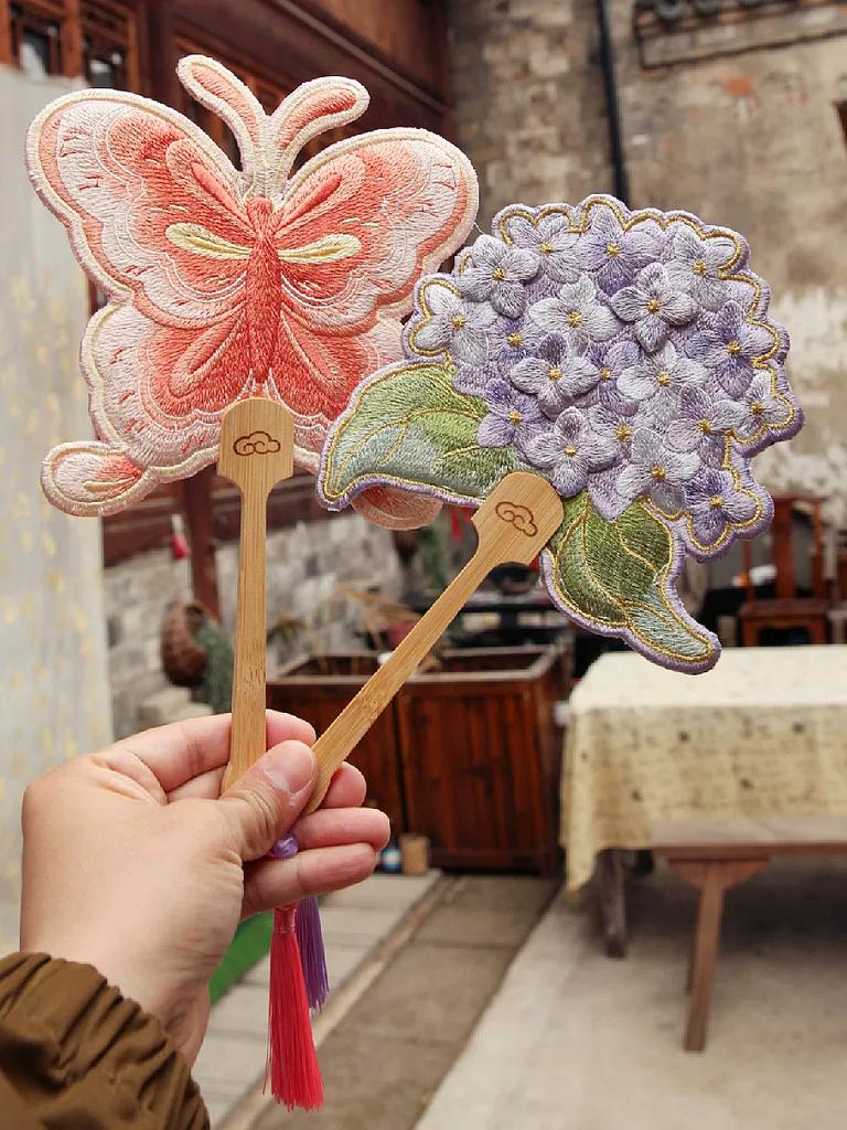Embroider Flowers Circular Fan Retro Butterfly Hydrangea Lotus Double-Sided Embroidery Bamboo Handle Temple Fan Chinese Style Ornaments