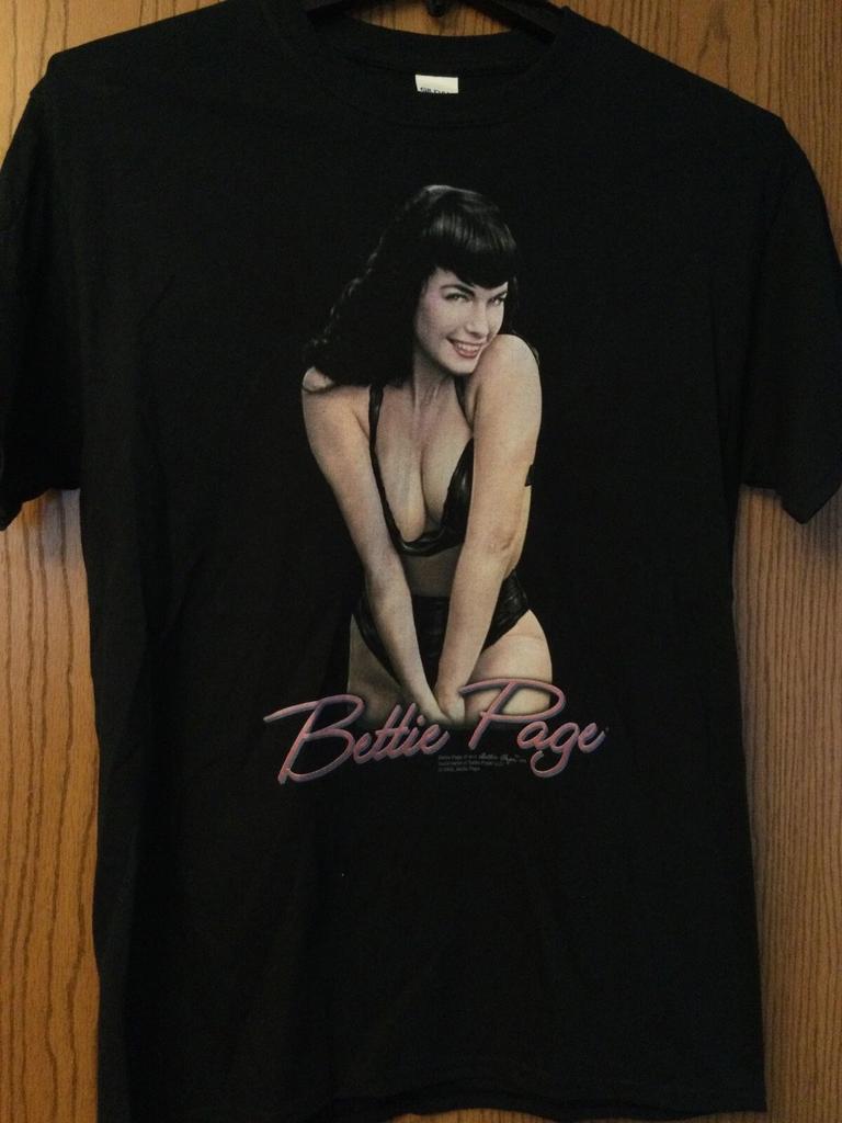 Bettie Page - 2009 Black Shirt - M - Gildan