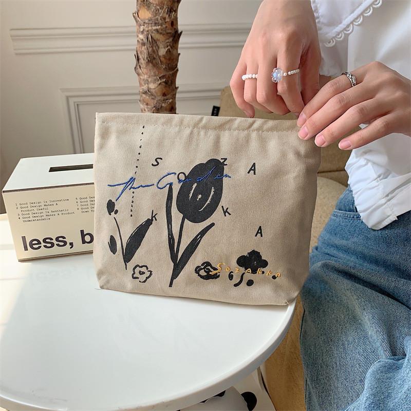 Japanese Floral Embroidery Portable Large Capacity Cosmetic Bag Street Fashion Canvas Lipstick Storage Bag