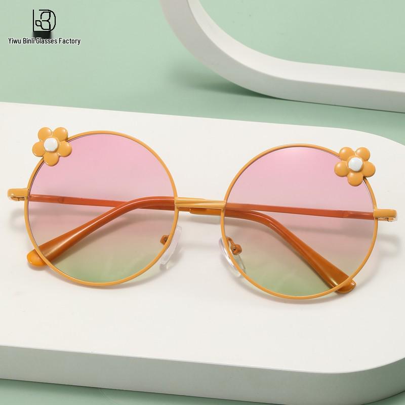 Korean Sweet Flower Style Children's Metal Sunglasses: Fashionable Beach & Photography Accessories