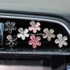 Dekorativer Clip für den Auto-Luftauslass, automatischer Clip mit fünf Blütenblättern, Diamant-Imitation, Blumen-Clip, Auto-Innenlüftung, DIY-Dekoration, Zubehör