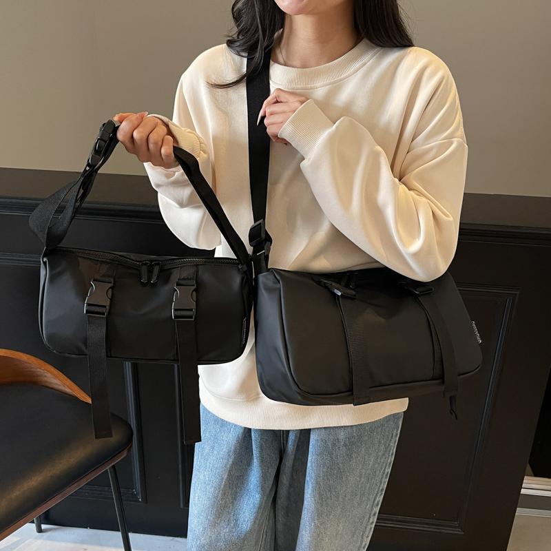 Large Capacity Sports Bag Women's Shoulder Bag Commuter Crossbody Bag