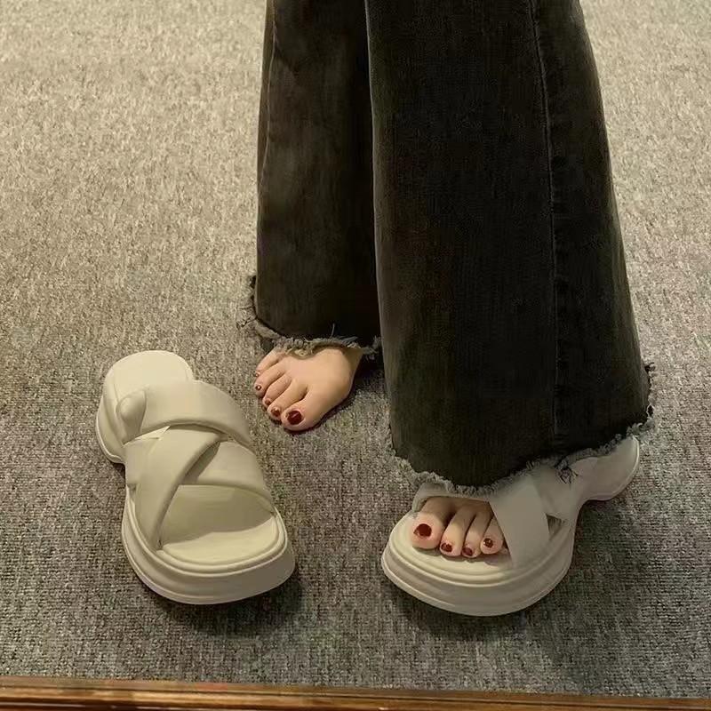 Thick-soled Slippers Women's Outer Wear 2025 Summer New Fashion Versatile One-word Slippers Women's Non-slip Casual Cool Slippers