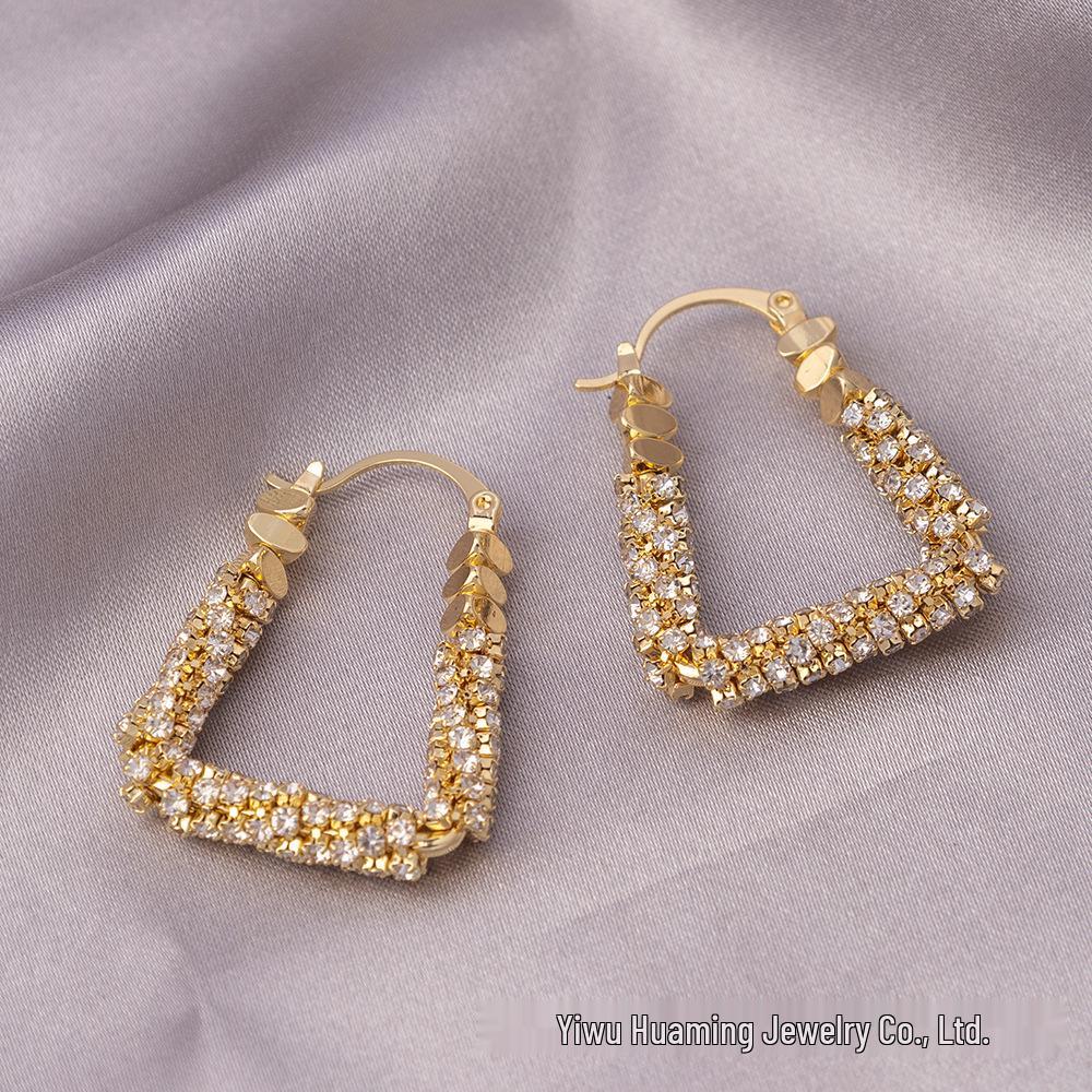 Elegante baumelnde Ohrringe mit französischen Perlen: Vergoldet, Vintage-Design in Silber 925