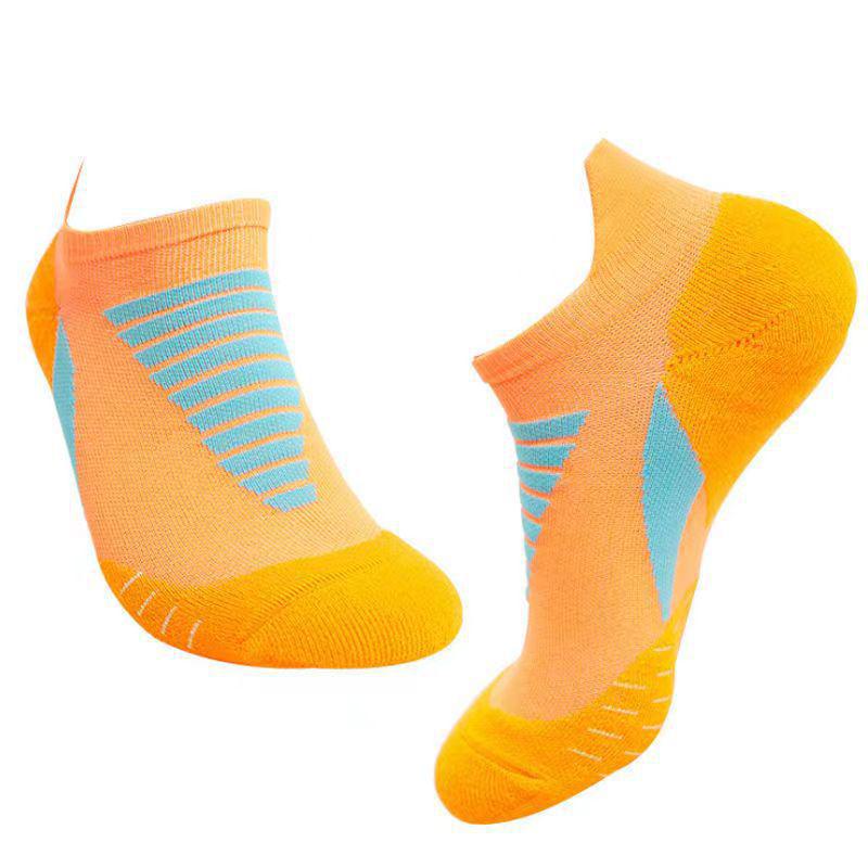 Unisex Sports Socks: Thick, Sweat-Absorbent Short Tube for Running, Hiking, and Low-Top Activities.