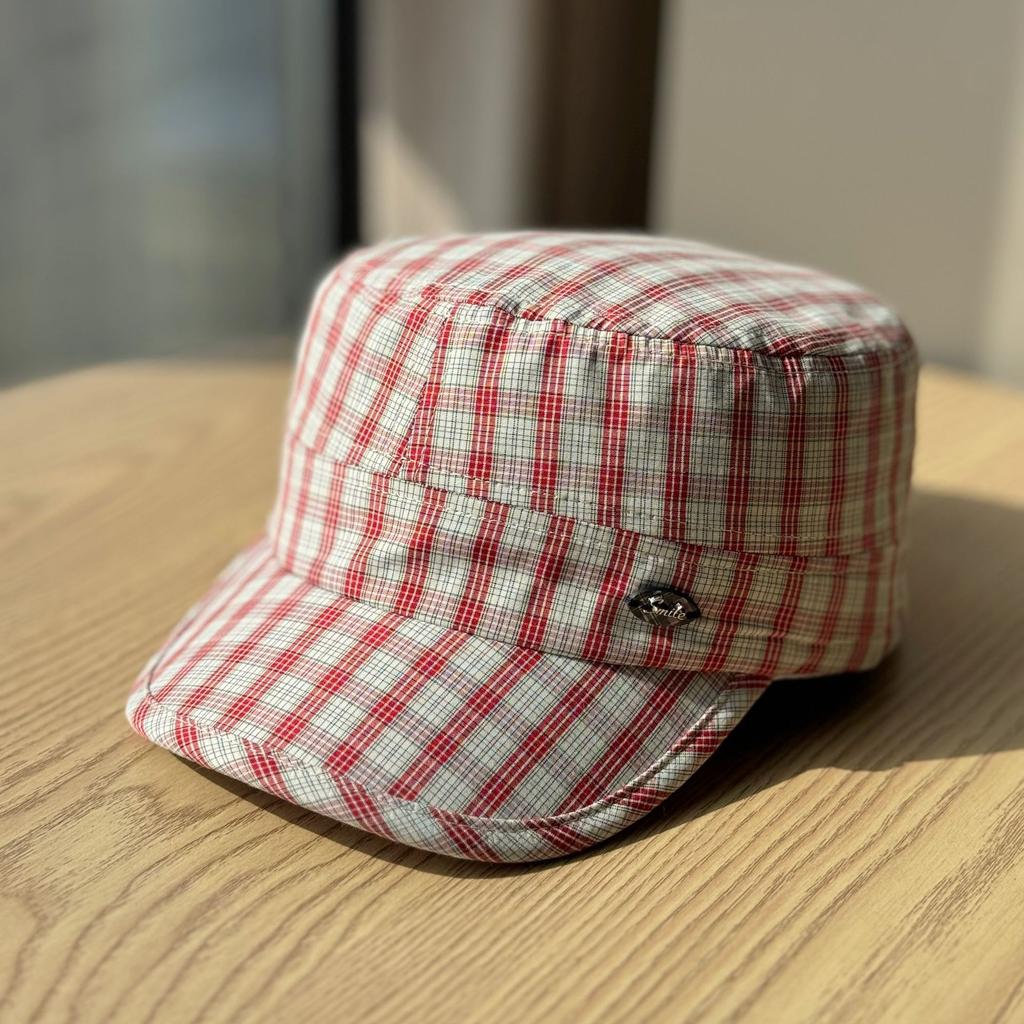 Spring and summer new British-style retro plaid flat-top hat for women, fashionable, high-quality, face-slimming, casual and versatile baseball cap