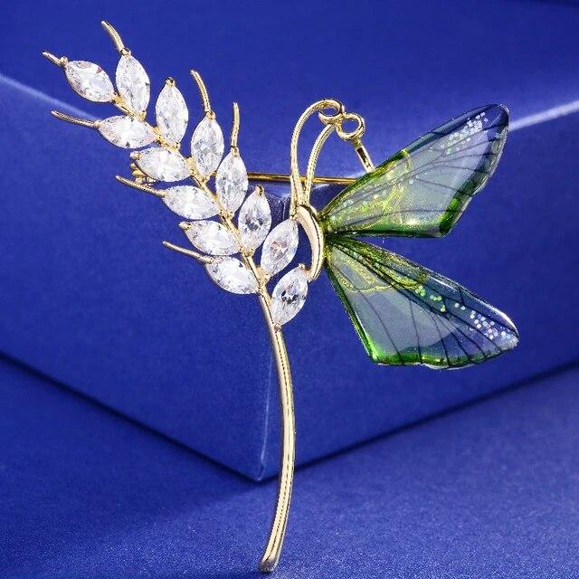 New Elegant Baroque Pearl Natural Shell Zircon Butterfly Brooches for Women Coat Clothing Accessories Pins Creative Corsage