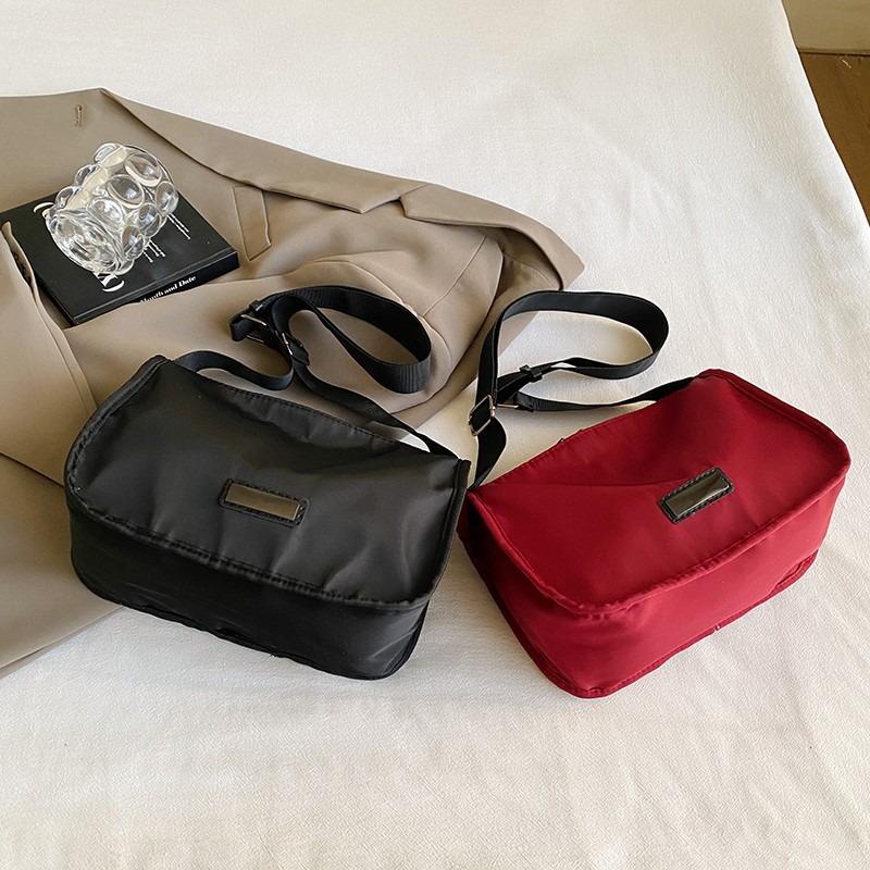 Simple Nylon Shoulder Bag Fashion Casual Trendy Messenger Bag Class Commuting Simple Small Square Bag