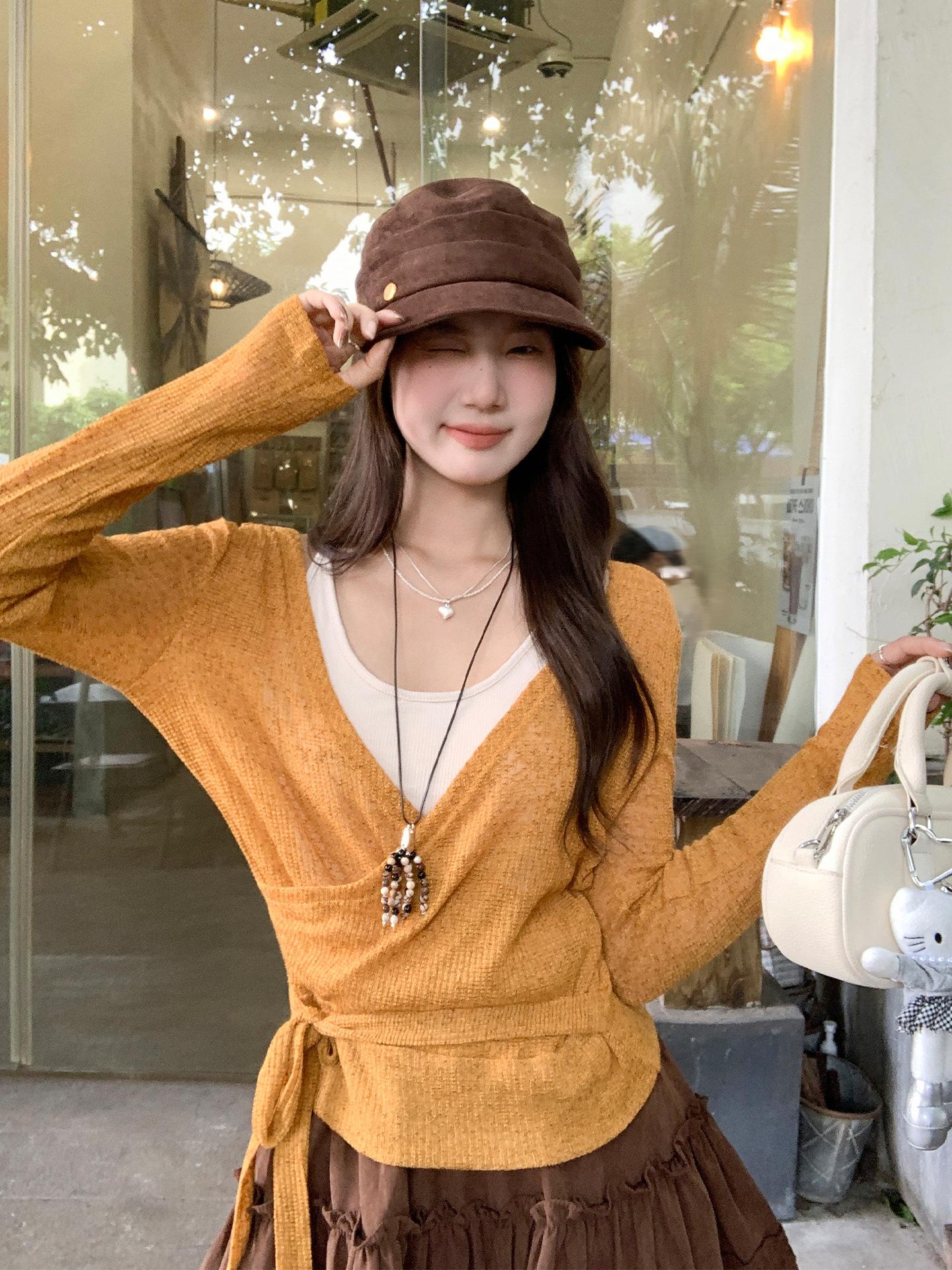 

Korean sweet and spicy temperament knitted strap-on top, cross-waist blouse, autumn women s inner suspender long-sleeved bottoming shirt S