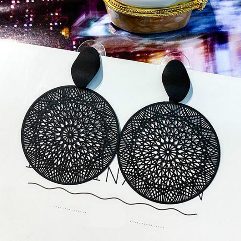 Punk Fashion Earrings Temperament New Sweet Elegant Black Circle Temperament Hollow Pattern Earrings Women s Clothing Black Stud