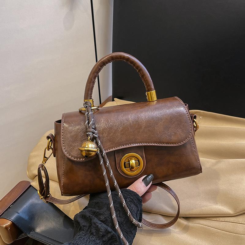 Fashion 2025 Summer New Small Square Bag Women's Handbag Trend Chain Red Wedding Bag Shoulder Messenger Bag