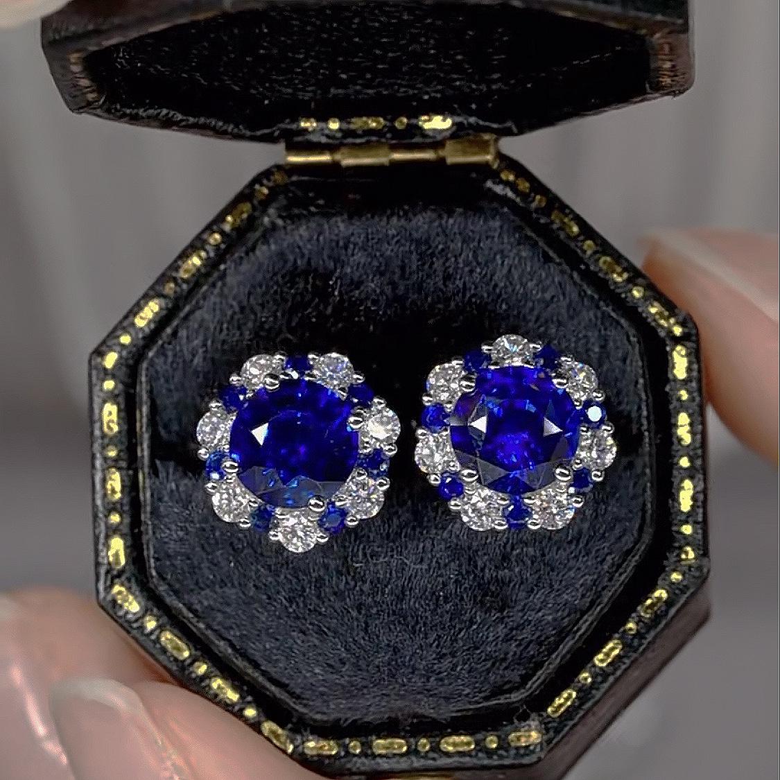 

Hui Zhi Yi 2023 Серьги-пусеты из стерлингового серебра с имитацией голубых бриллиантов - Европейский и американский стиль 925 Silver