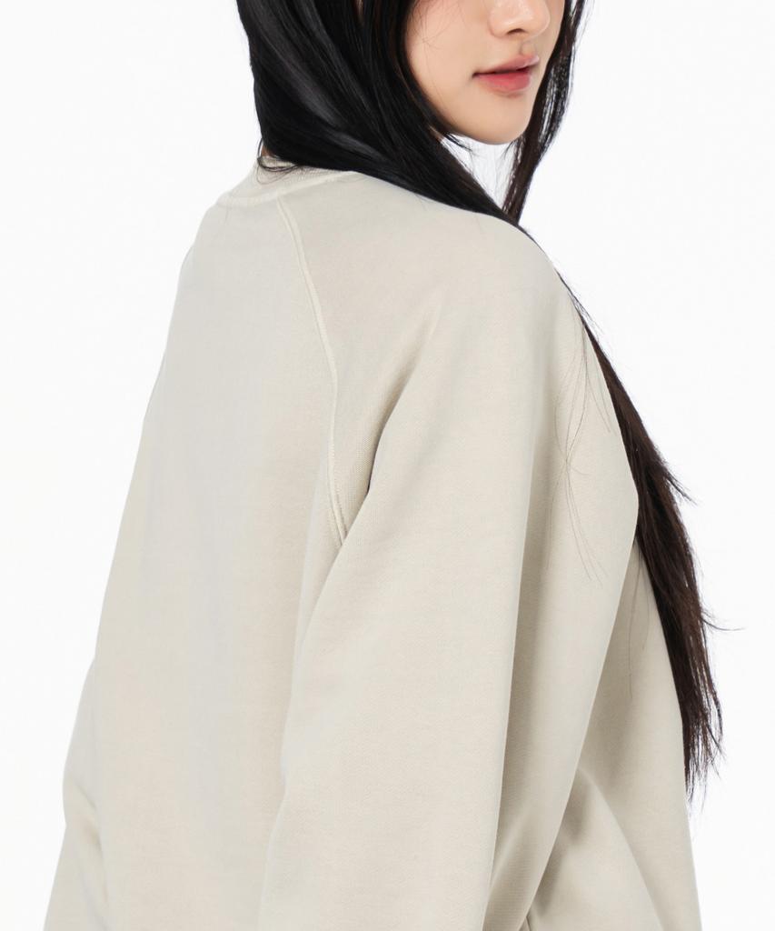 MOZMOZ Chaos Patch Terry Fleece Pigment Oversized Sweatshirt Beige