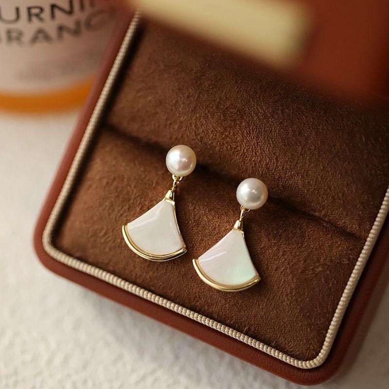 

French Exquisite Fan-Shaped Pearl Women s Summer Classy Stud Earrings Gold