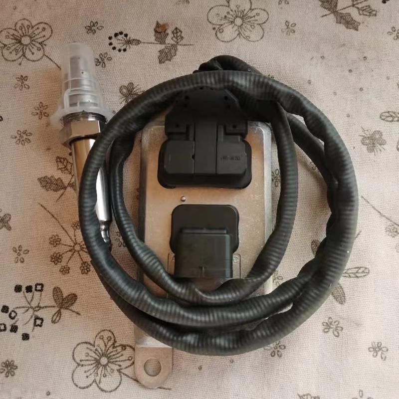 5WK96775A 5801754014 5WK9 6775A Original New Nitrogen Oxygen Sensor For IVECO Stralis Eurocargo Trakker Truck NOX Sensor