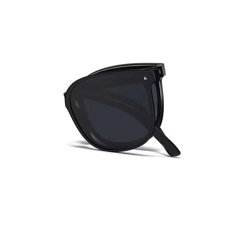 Foldable Women's Sunglasses - Fashionable Sun Protection for Influencers