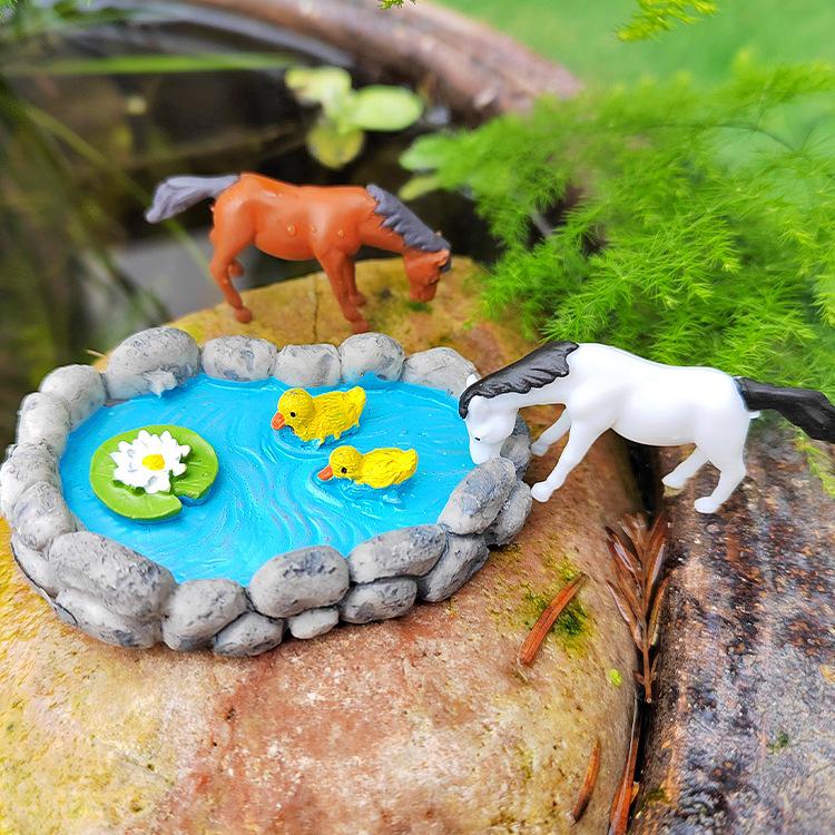 Mini Lotus Pond Micro Landscape Ornament – Rockery Fish Tank DIY Sand Table Bonsai Decoration
