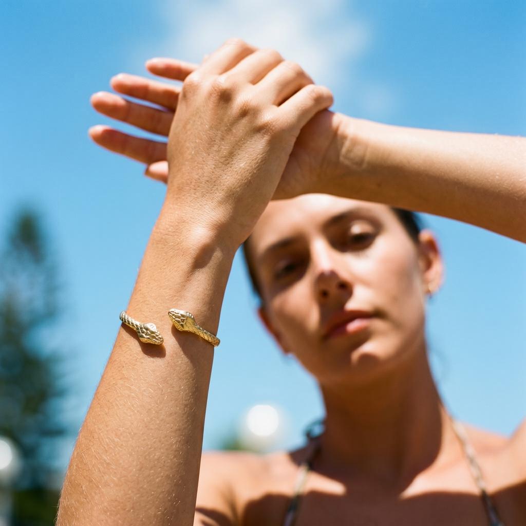 QIAOREN 12711 18K Gold Engraved Double Snake Head Open Cuff Stainless Steel Scale Textured Adjustable Stackable Trendy Women's