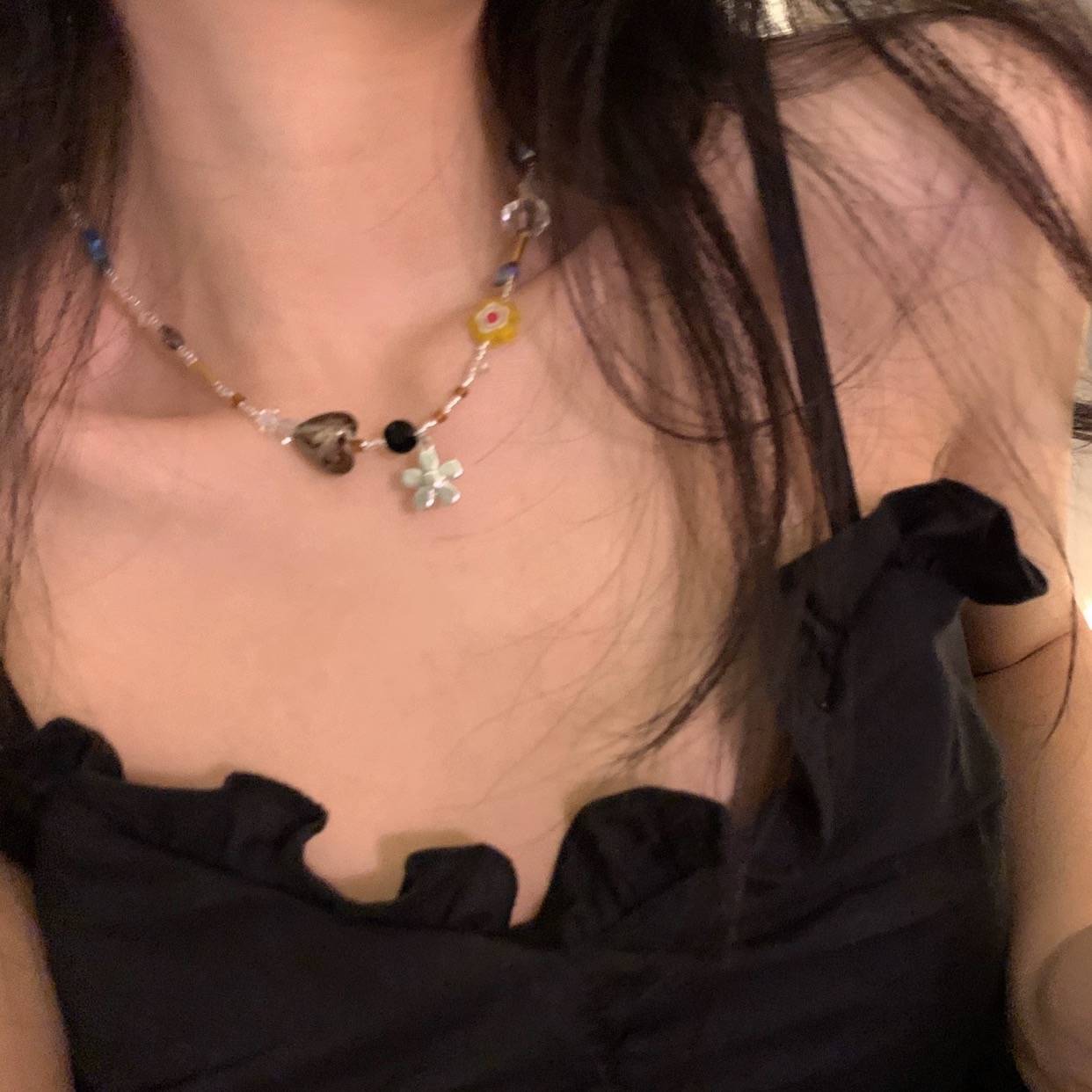 

Винтажное многоэлементное хрустальное цветочное ожерелье для женщин, легкое, роскошное, нишевое, высококачественное, цепочка для свитера, цветные бисерные аксессуары